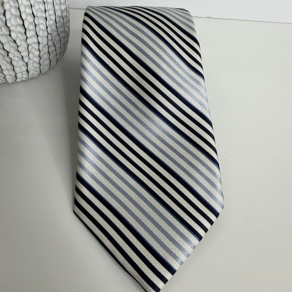 NWOT Nautica Men's Silk Tie Blue White Stripe 3 3/8‎ X 59 1/2